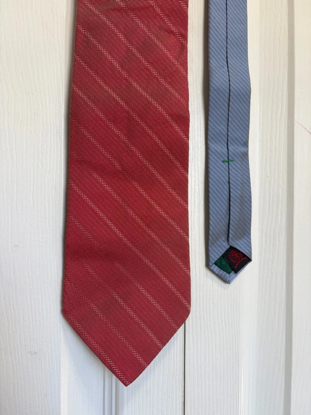 Vintage Tommy Hilfiger silk Red Diagonal Stripe Tie